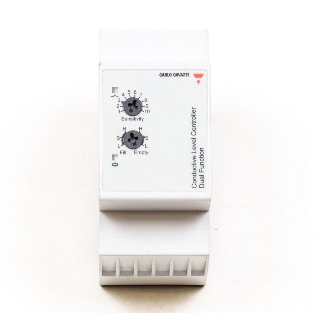 Conductive level controller